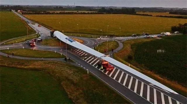 wind-turbine-blade-trailer-2 wind-turbine-blade-trailer-2