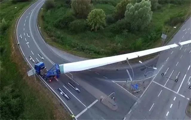 wind-turbine-blade-trailer-4 wind-turbine-blade-trailer-4