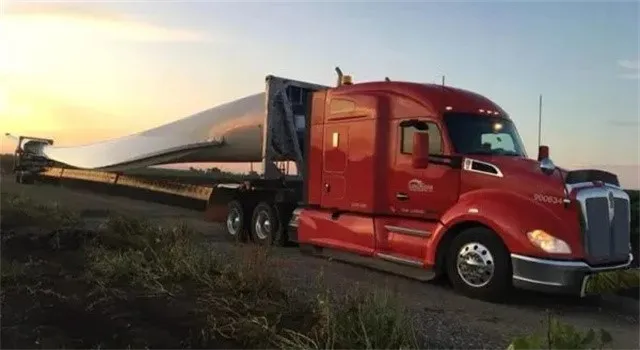 wind-turbine-blade-trailer-7 wind-turbine-blade-trailer-7